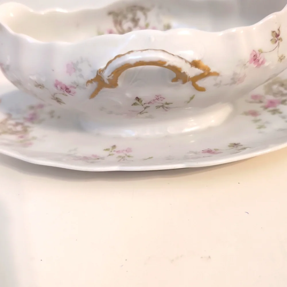 HAVILAND LIMOGES‎ Floral GRAVY BOAT 1900-1919 France Antique